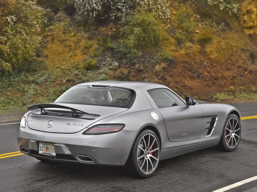  Mercedes-Benz SLS AMG GT 2012 года  (US) (фото 15 из 27)